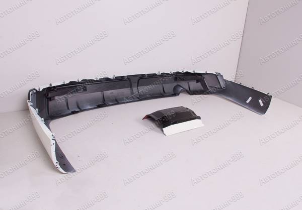  Modellista - 2  Toyota Land Cruiser 300 (2021-.) 